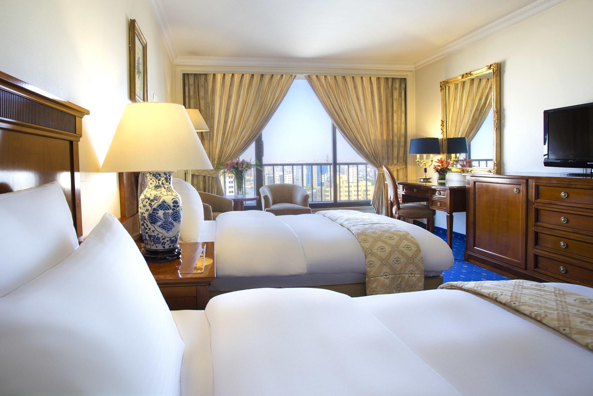 ホテル リージェンシー パレス アンマン エクステリア 写真 A room at the hotel