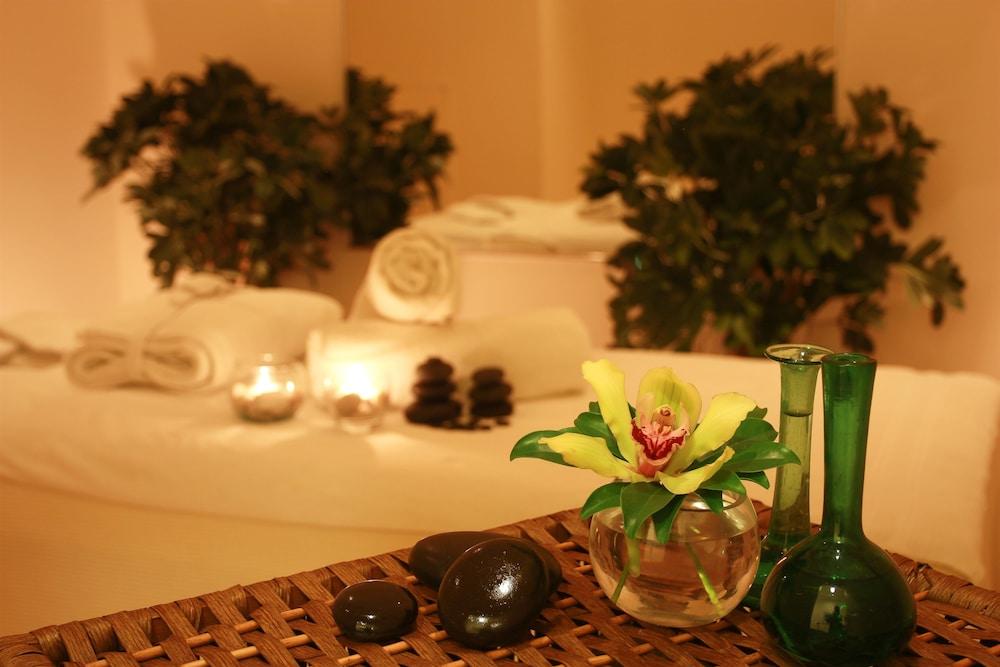 ホテル リージェンシー パレス アンマン エクステリア 写真 A spa