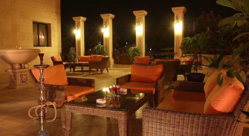 ホテル リージェンシー パレス アンマン エクステリア 写真 The Terrace at the Taj Mahal Palace