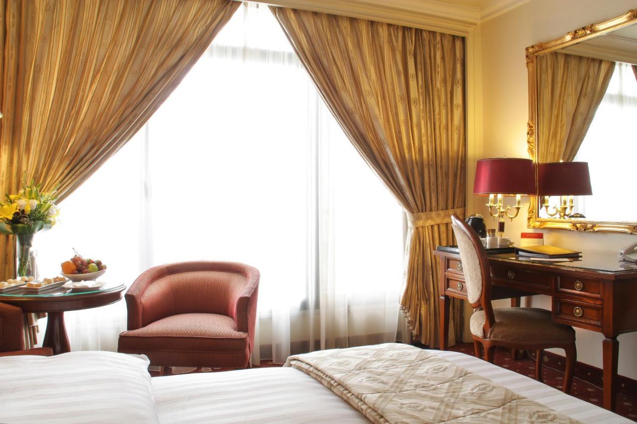 ホテル リージェンシー パレス アンマン エクステリア 写真 A room at the hotel