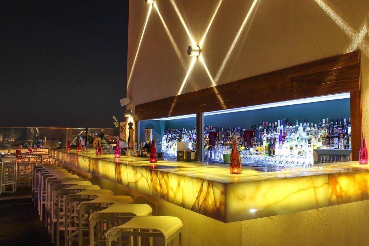 ホテル リージェンシー パレス アンマン エクステリア 写真 Sky Bar